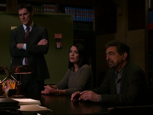 Still of Joe Mantegna, Thomas Gibson and Paget Brewster in Nusikalstami protai (2005)