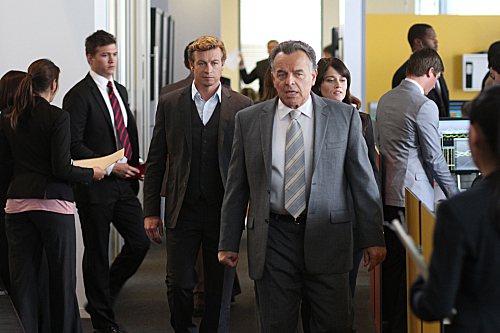 Still of Robin Tunney, Simon Baker and Ray Wise in Mentalistas (2008)