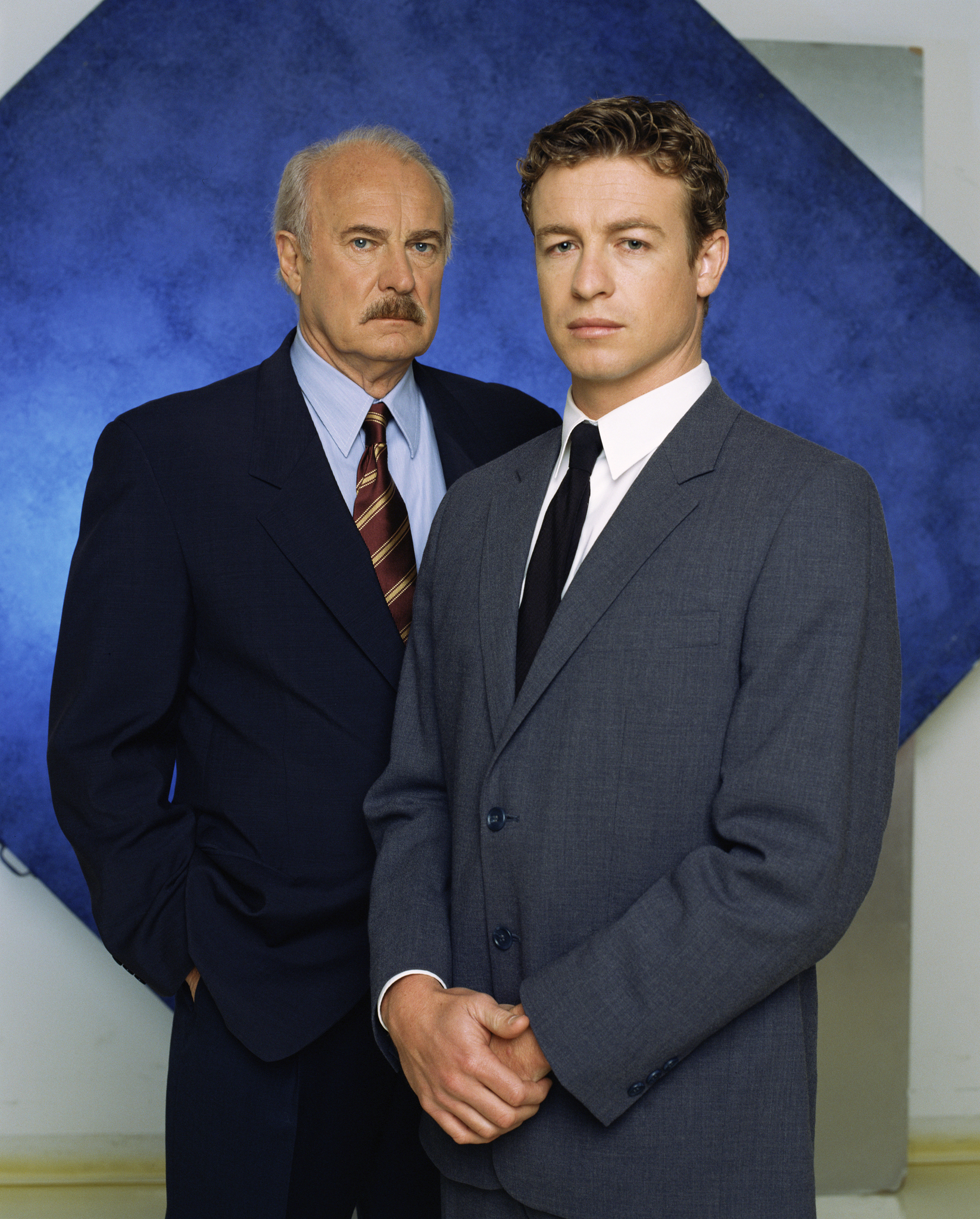 Still of Dabney Coleman and Simon Baker in The Guardian (2001)