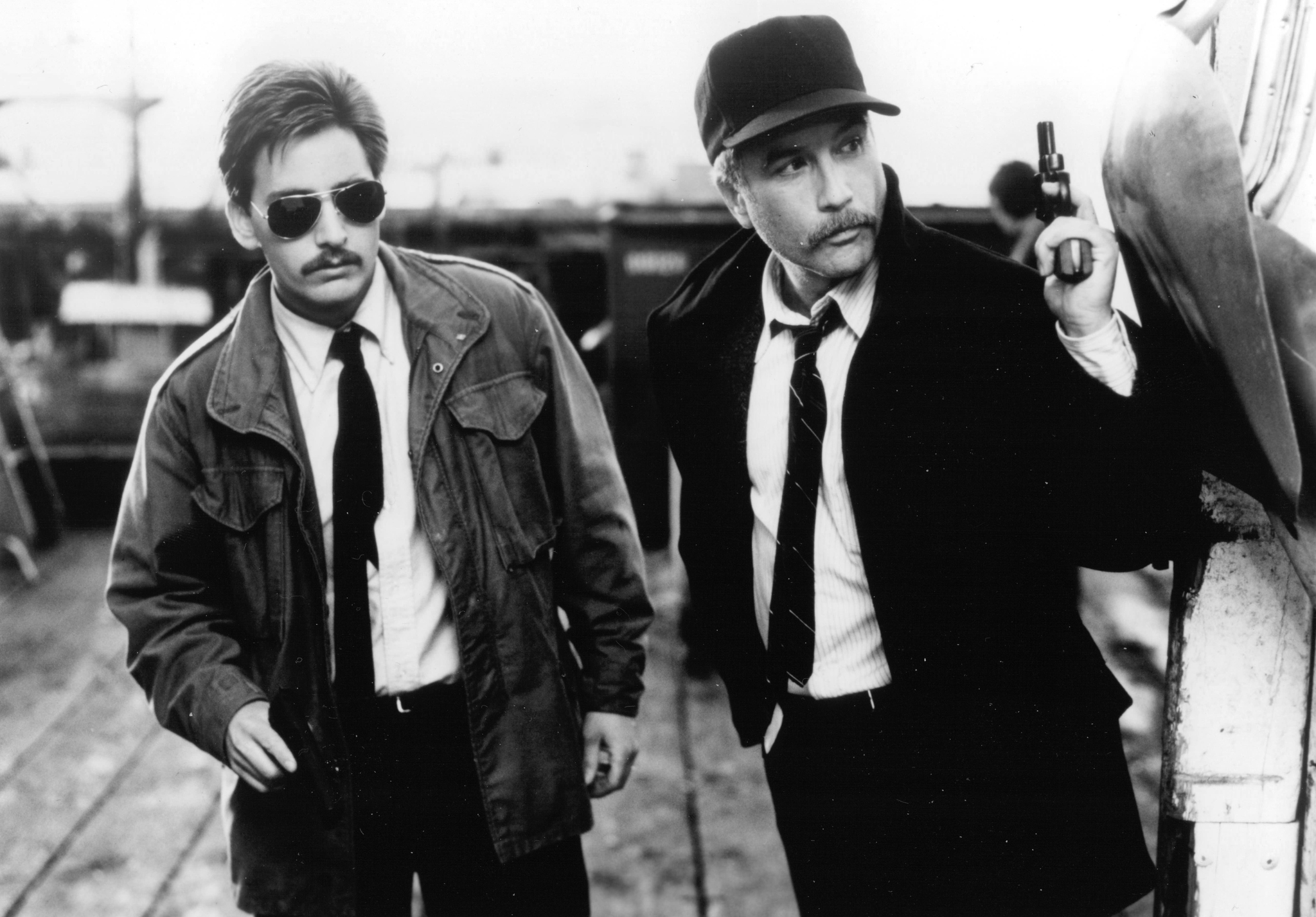 Still of Richard Dreyfuss and Emilio Estevez in Stakeout (1987)