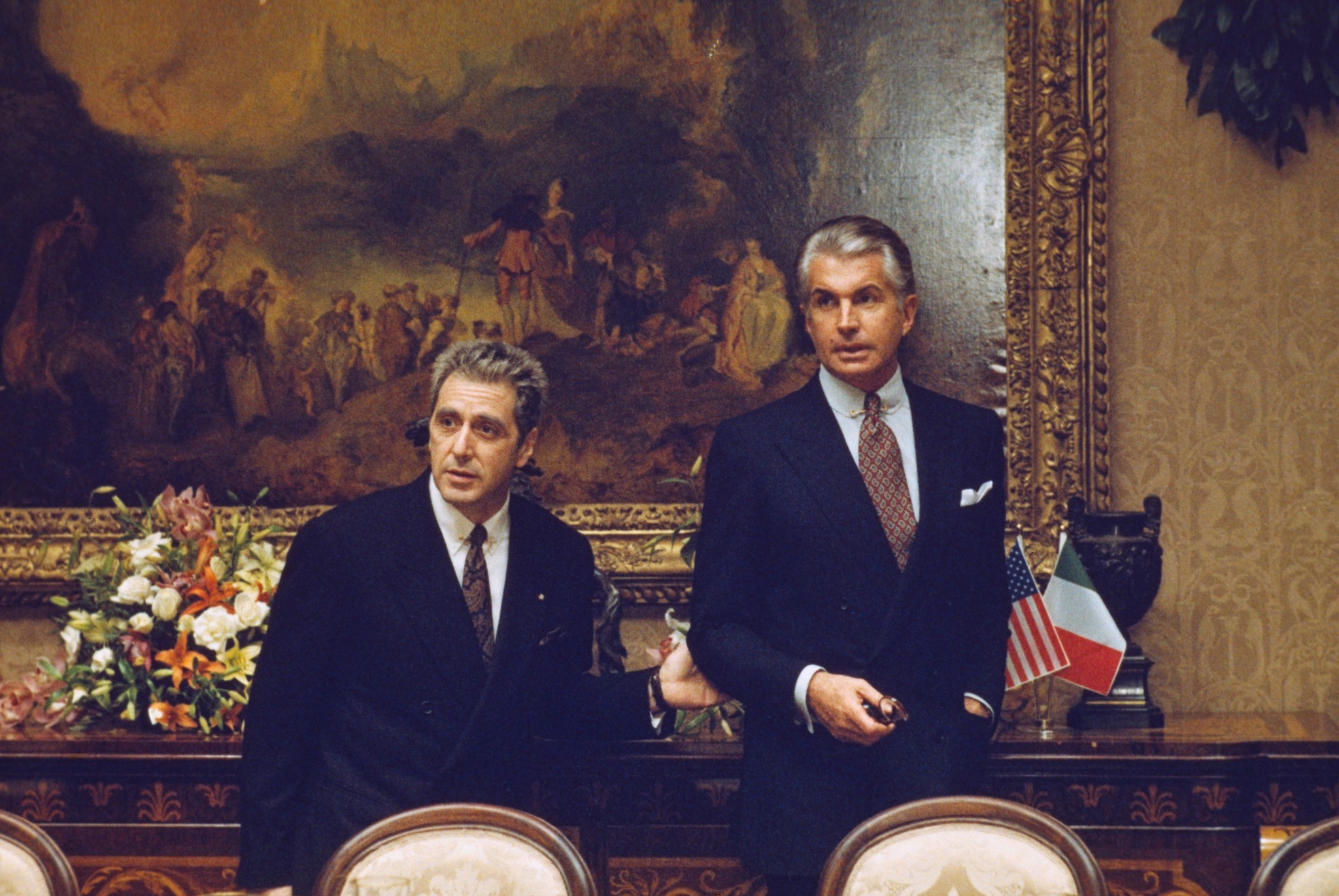Still of Al Pacino and George Hamilton in Krikstatevis III (1990)