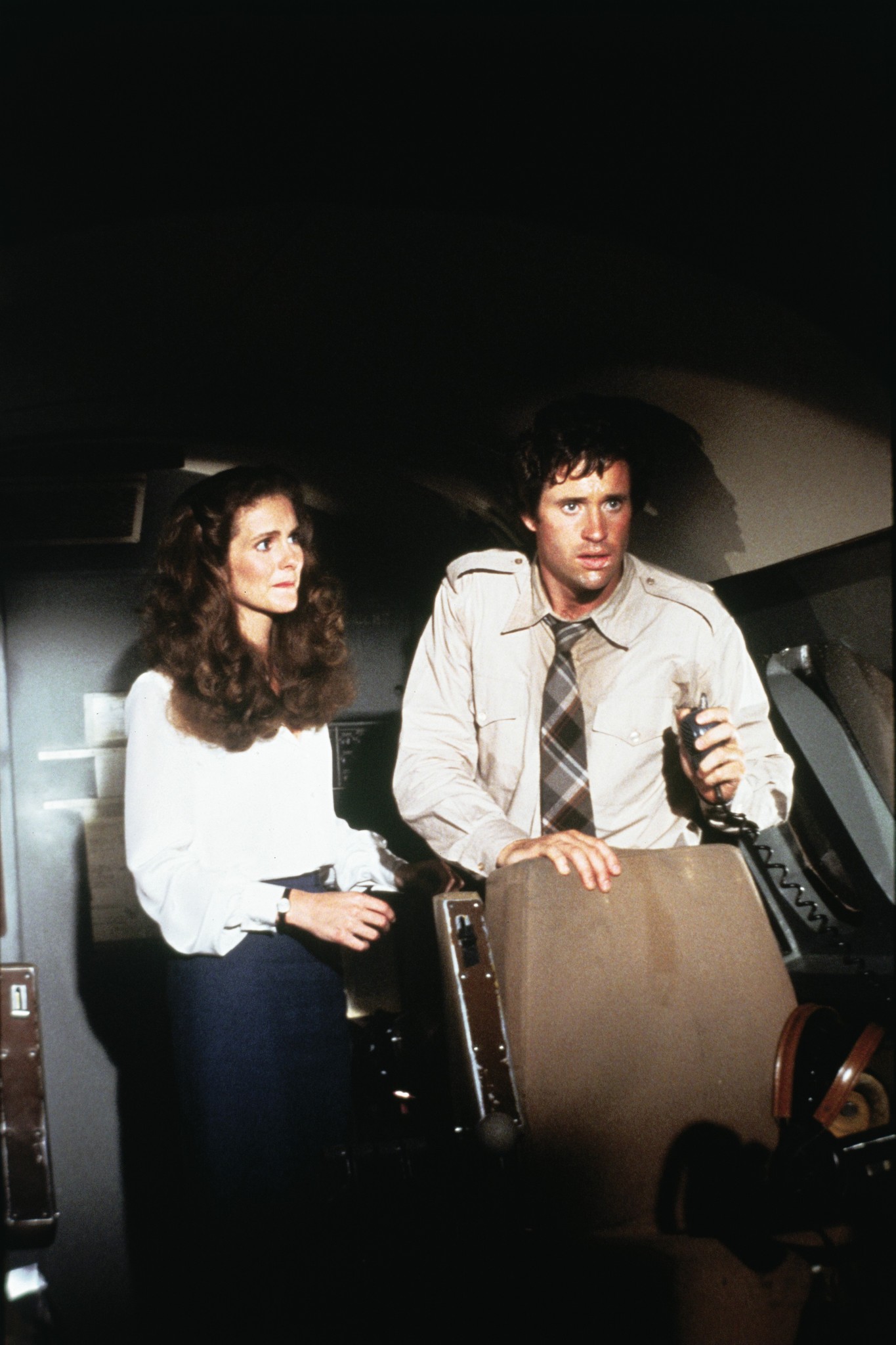 Still of Robert Hays and Julie Hagerty in Airplane! (1980)