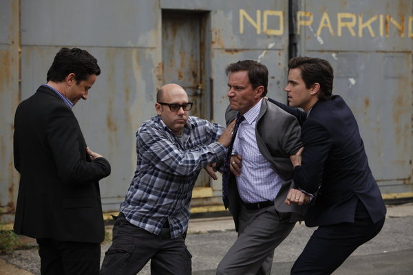 Still of Matt Bomer, Tim DeKay, Willie Garson and Ross McCall in Aferistas (2009)