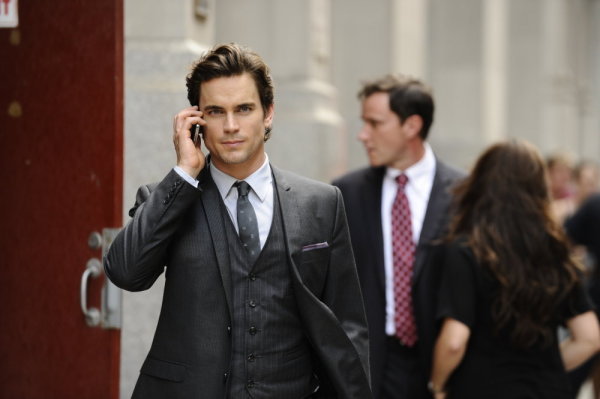 Still of Matt Bomer and Tim DeKay in Aferistas (2009)