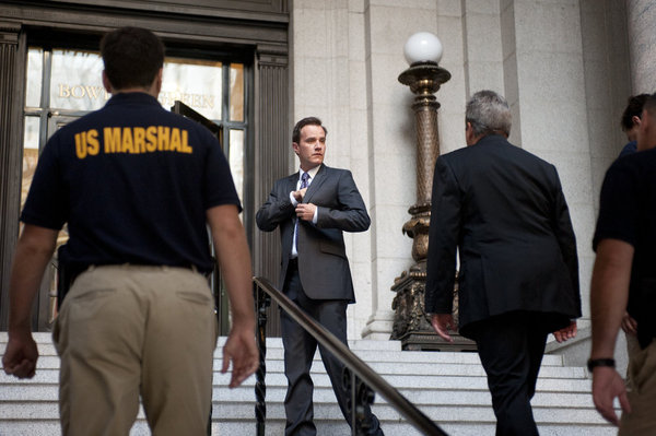 Still of Tim DeKay in Aferistas (2009)