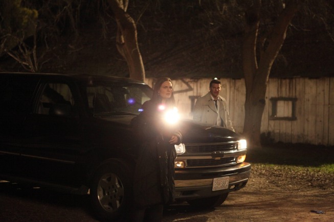 Still of David Boreanaz and Emily Deschanel in Kaulai (2005)