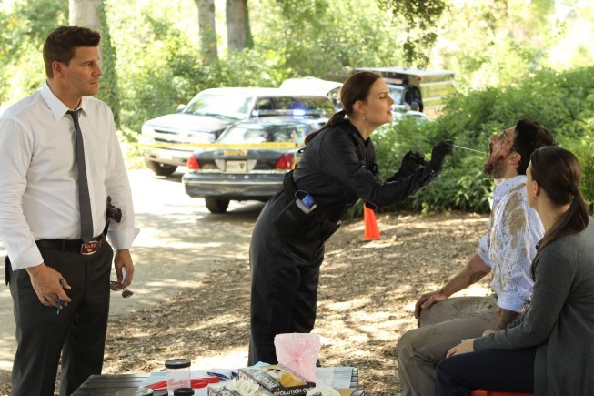 Still of David Boreanaz, Emily Deschanel, Ryan Caltagirone and Audrey Dundee Hannah in Kaulai (2005)