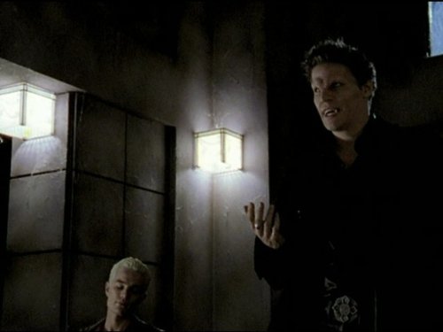 Still of David Boreanaz and James Marsters in Vampyru zudike (1997)