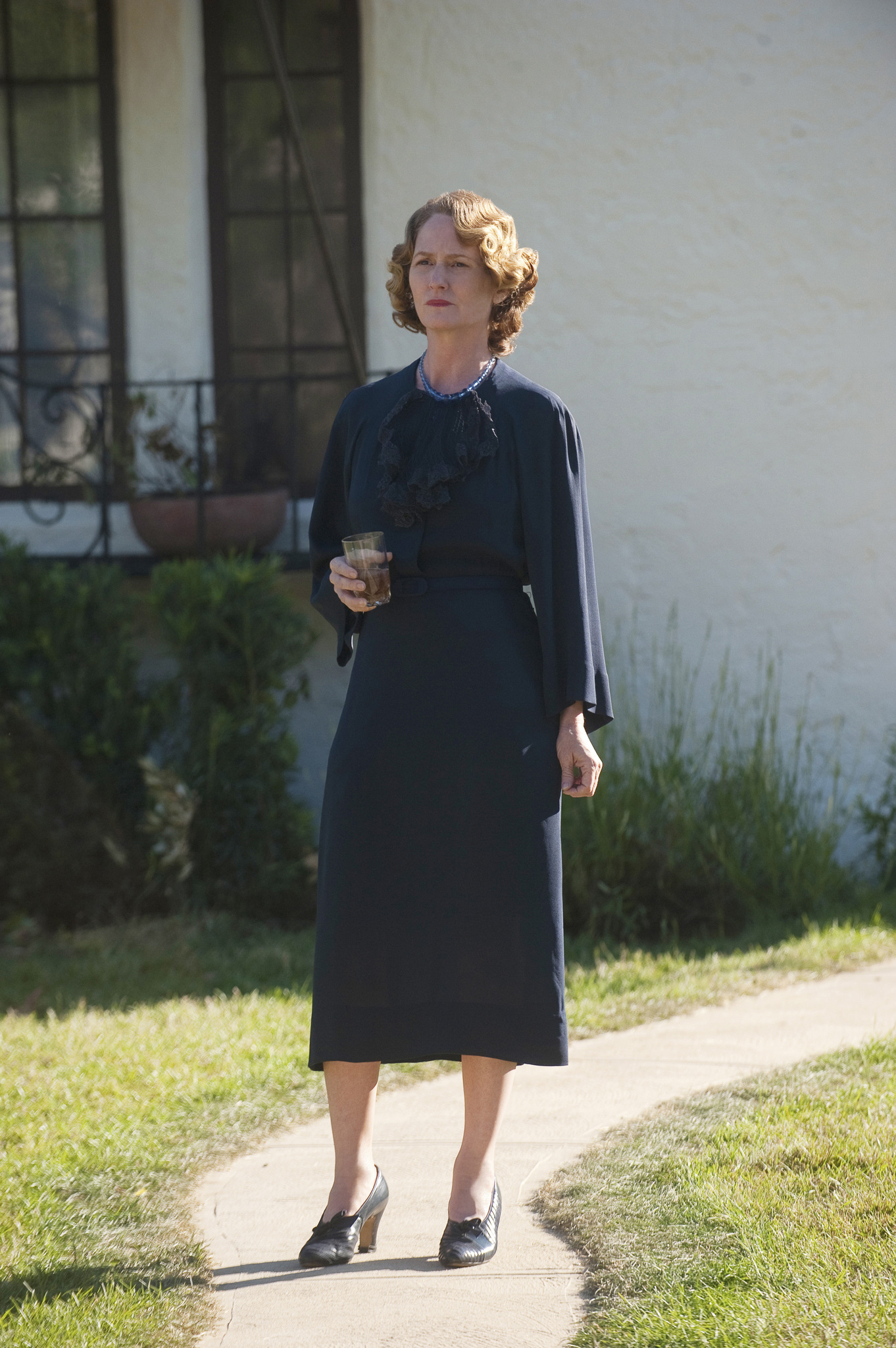 Still of Melissa Leo in Mildred Pierce (2011)