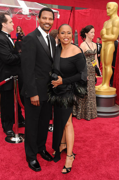 Jenifer Lewis and Arnold Byrd on the red carpet at the 2010 Academy Awards.
