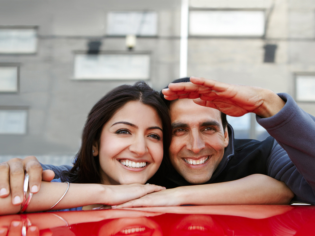 Still of Akshay Kumar and Anushka Sharma in Patiala House (2011)