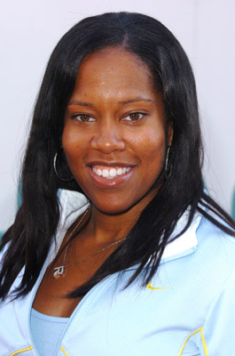 Regina King at event of Chicken Little (2005)