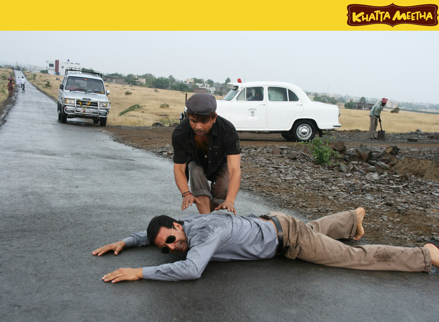 Still of Akshay Kumar and Rajpal Yadav in Khatta Meetha (2010)