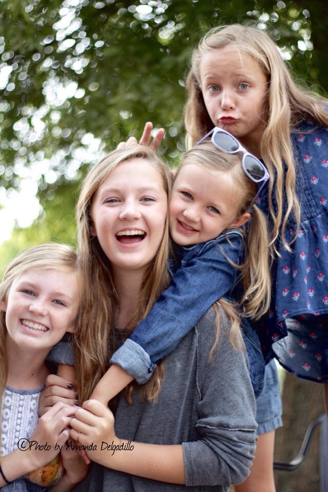 Chandler and her sisters, actresses Carlyn, Charli and Clara Head