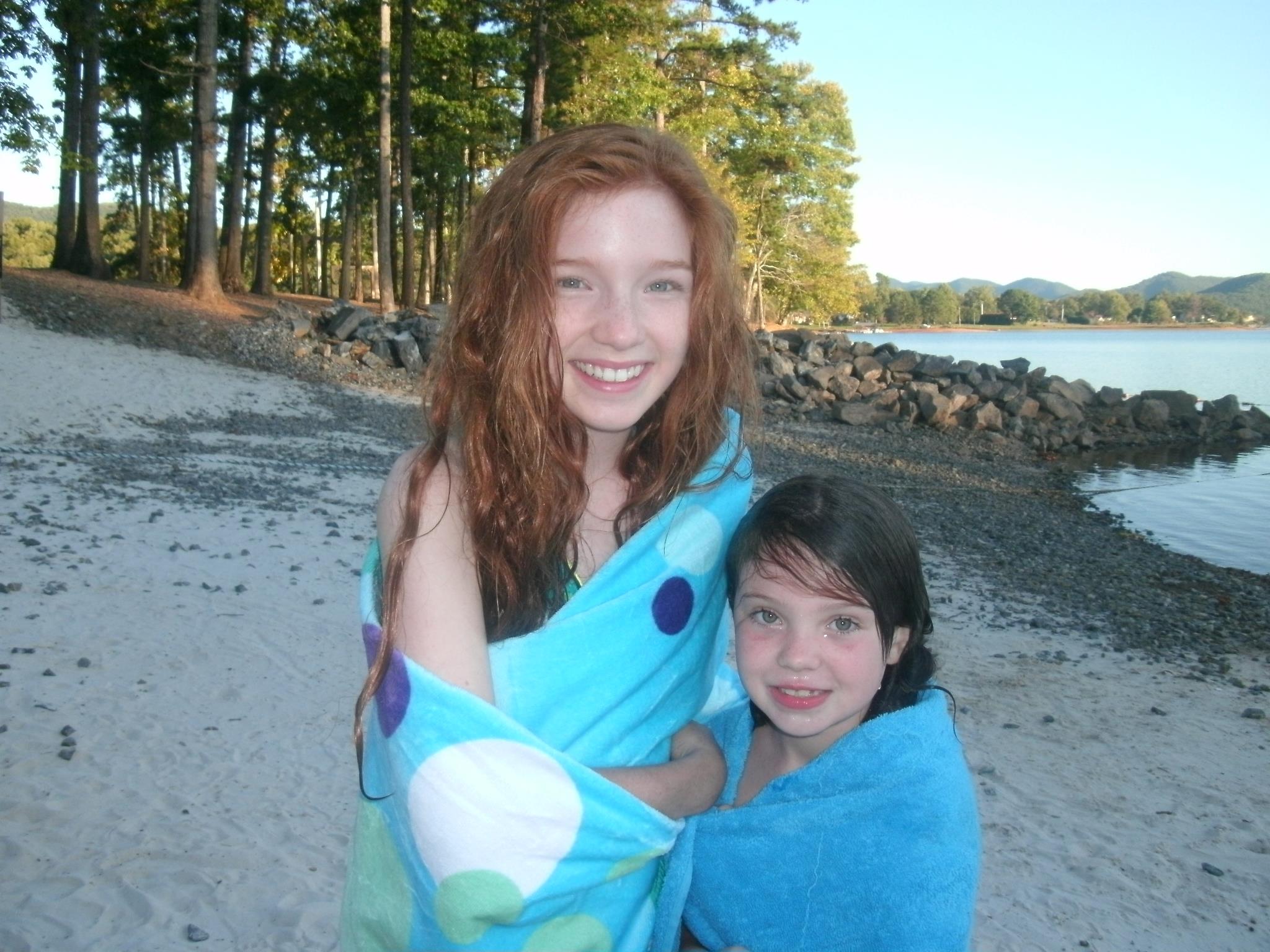Annalise Basso and Kennedy Brice on set of 