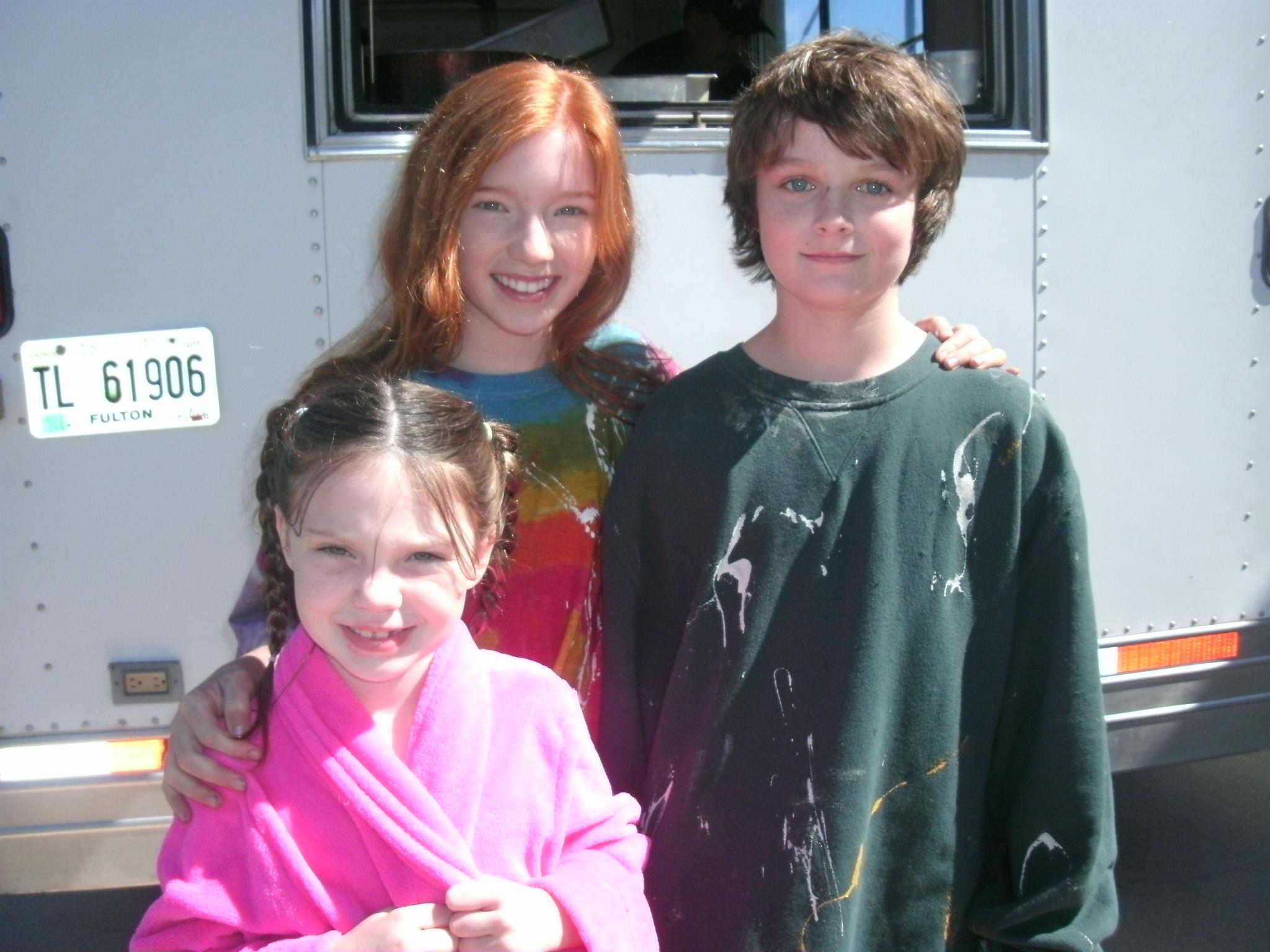 Annalise Basso, Chandler Canterbury, and Kennedy Brice on the set of 