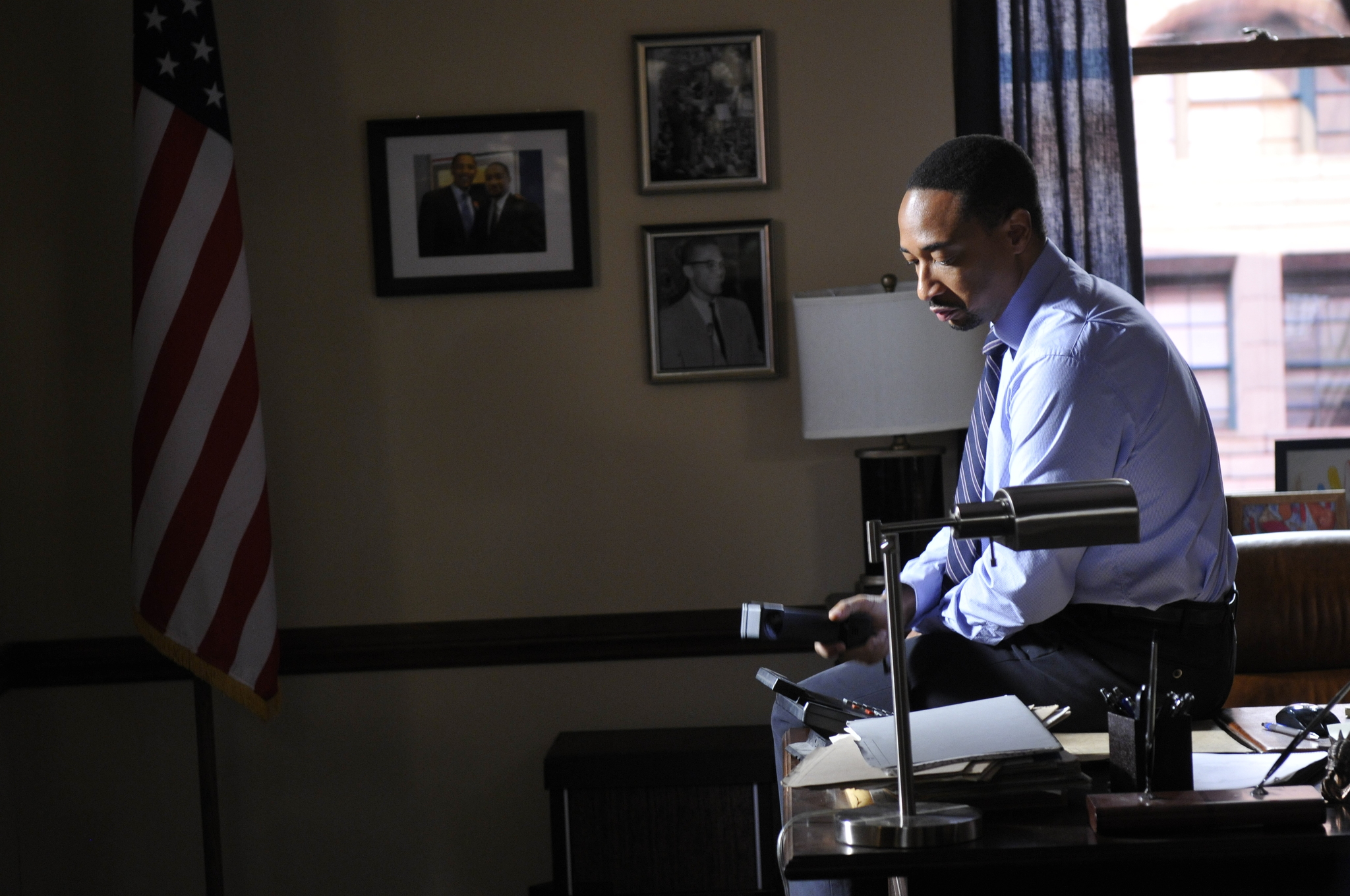 Still of Damon Gupton in The Divide (2014)