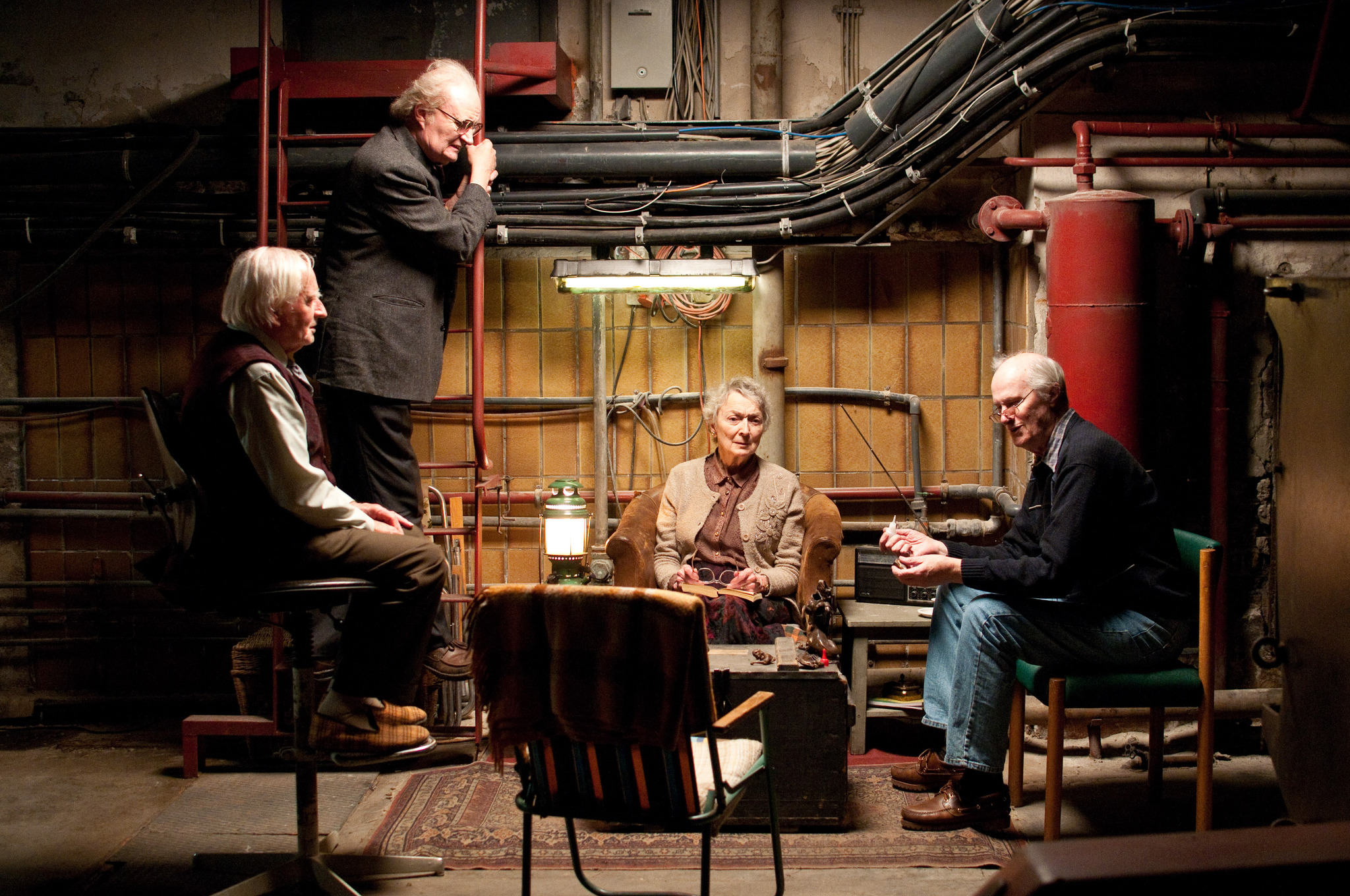 Still of Jim Broadbent, Robert Fyfe, Ralph Riach and Amanda Walker in Debesu zemelapis (2012)