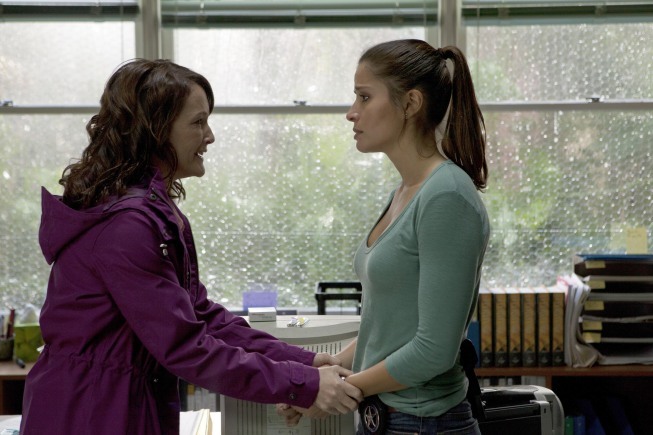 Still of Lisa Waltz and Mercedes Mason in The Finder (2012)