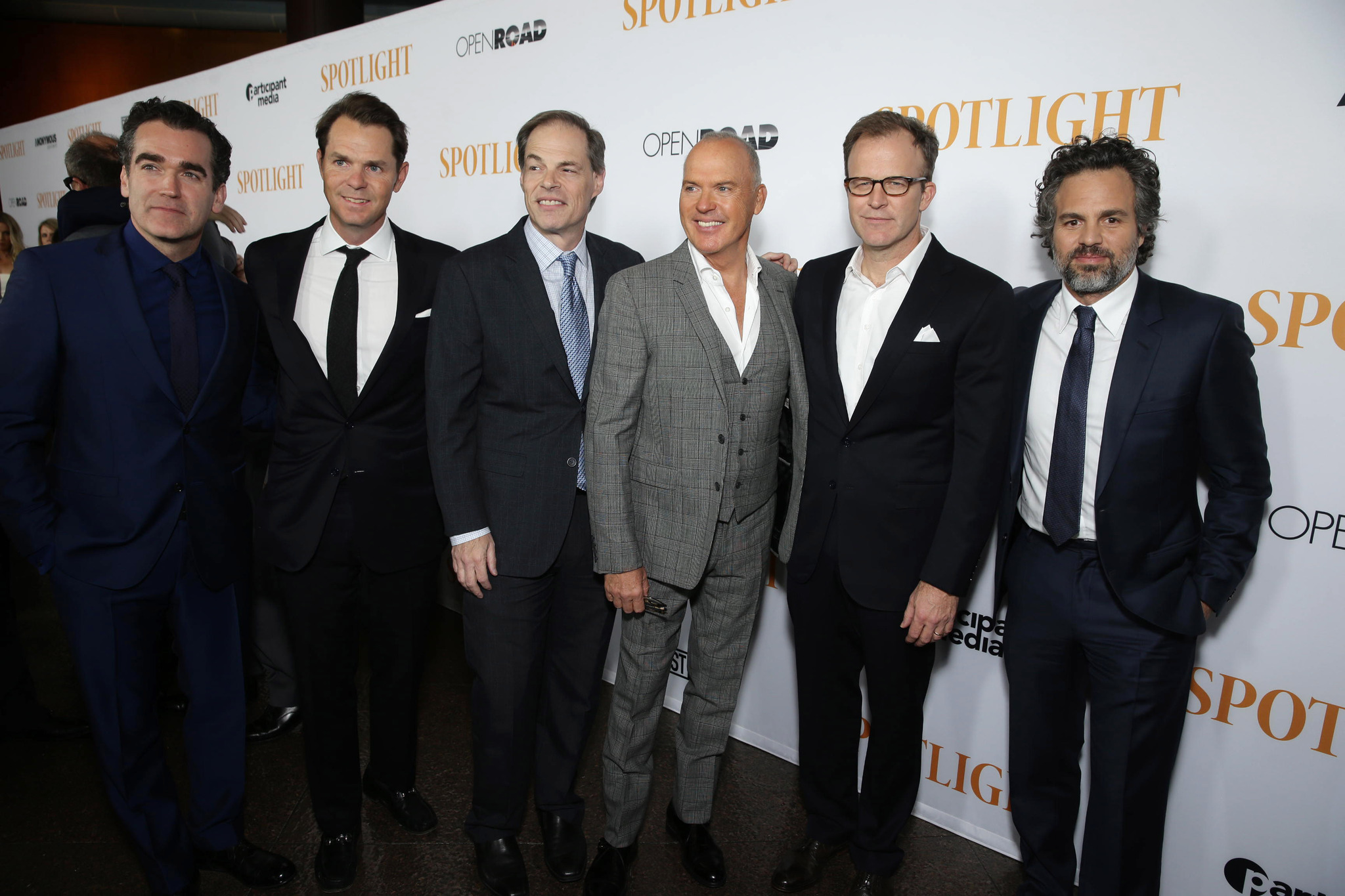 Michael Keaton, Jason Cassidy, Tom McCarthy, Tom Ortenberg and Mark Ruffalo at event of Sensacija (2015)