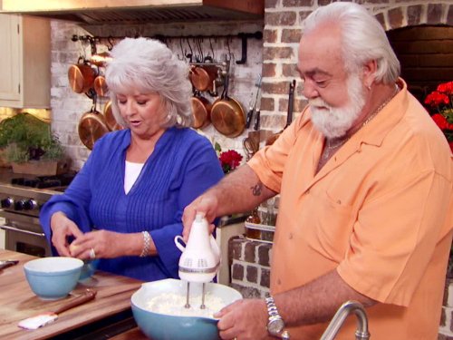 Still of Paula Deen and Michael Groover in Paula's Best Dishes (2008)