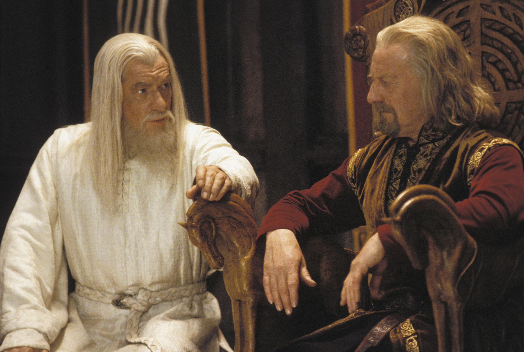 Still of Ian McKellen and Bernard Hill in Ziedu Valdovas: Dvi tvirtoves (2002)