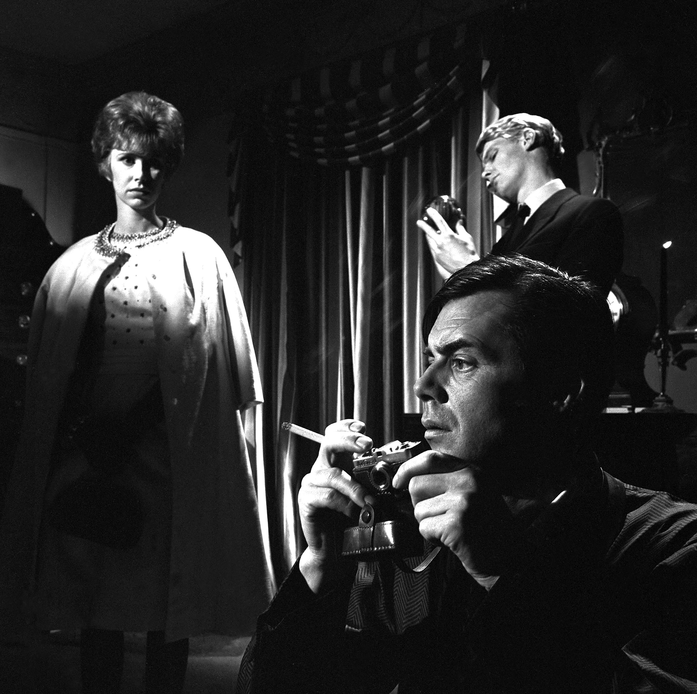 Still of Dirk Bogarde, Wendy Craig and James Fox in The Servant (1963)