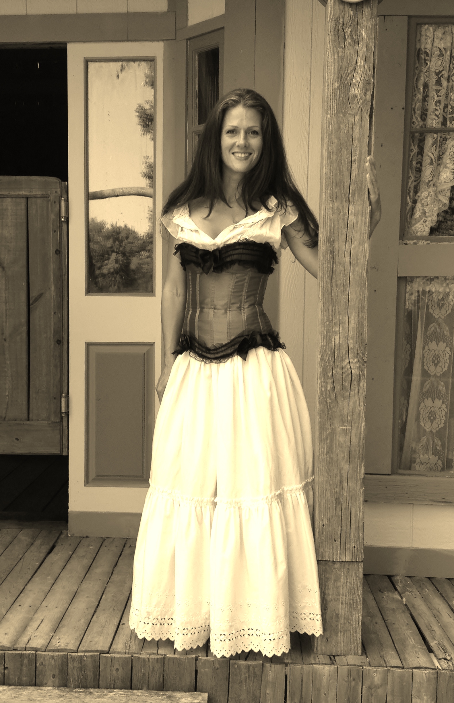 Saloon Girl on The Lonesome Trail