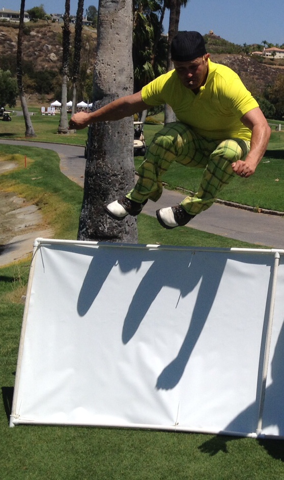 Standing Golf sign jump