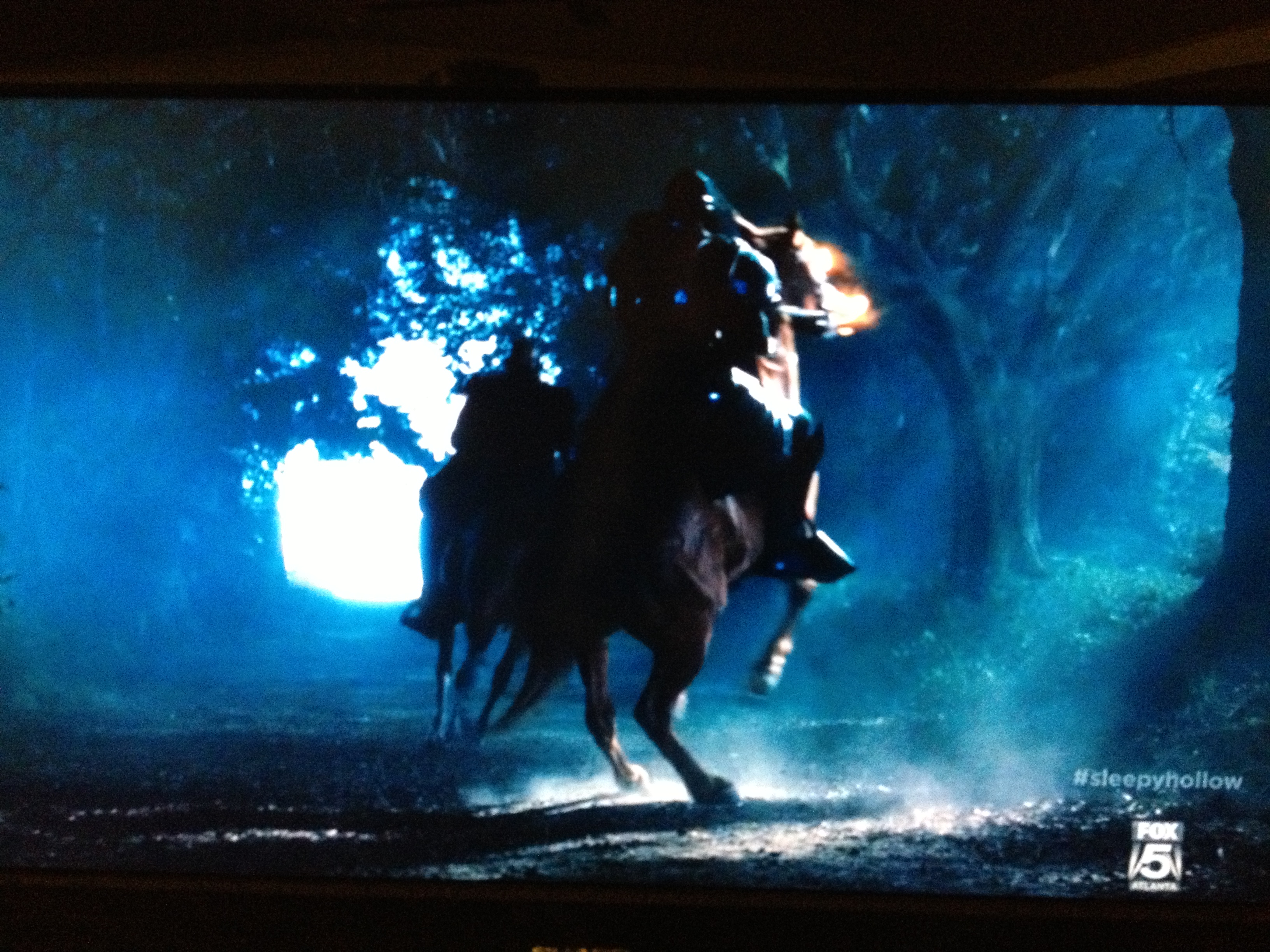 Ed riding as War in Sleepy Hollow season 2 episode 2
