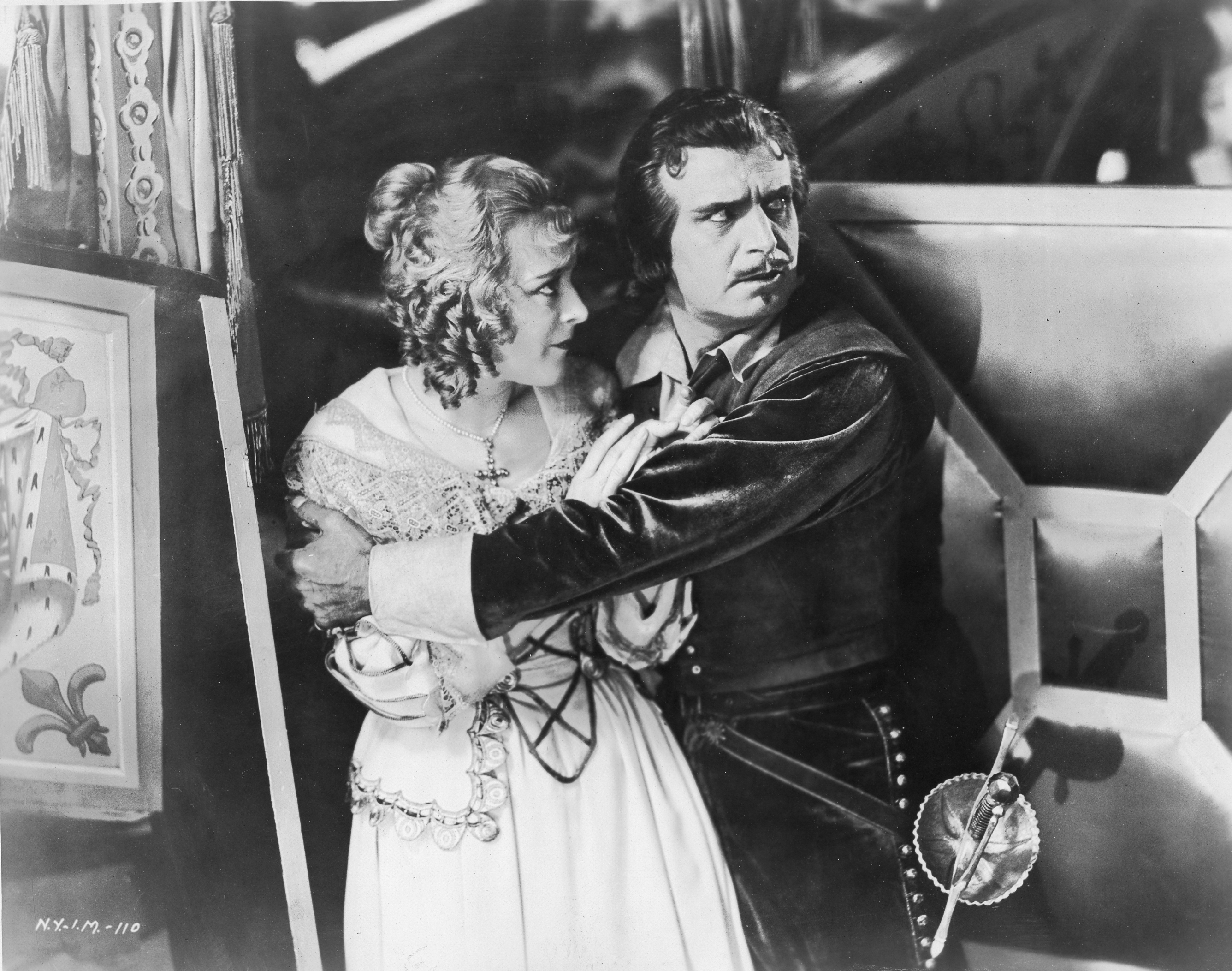 Still of Douglas Fairbanks and Marguerite De La Motte in The Iron Mask (1929)