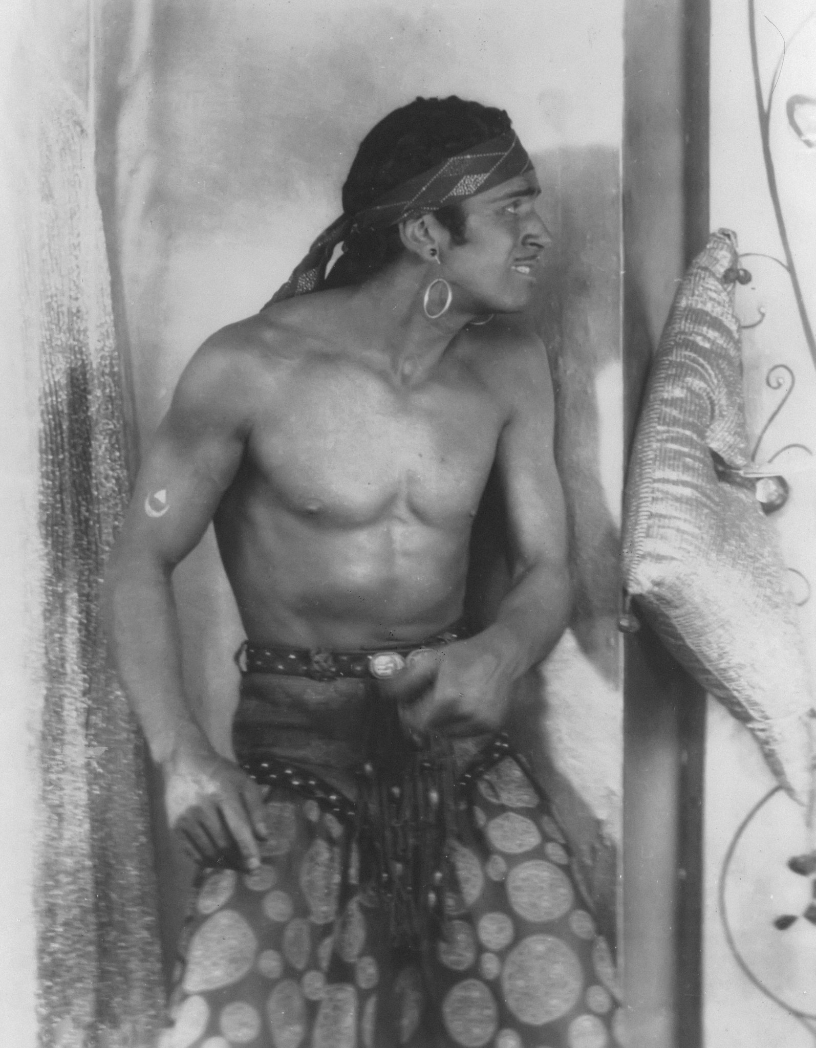 Still of Douglas Fairbanks in The Thief of Bagdad (1924)