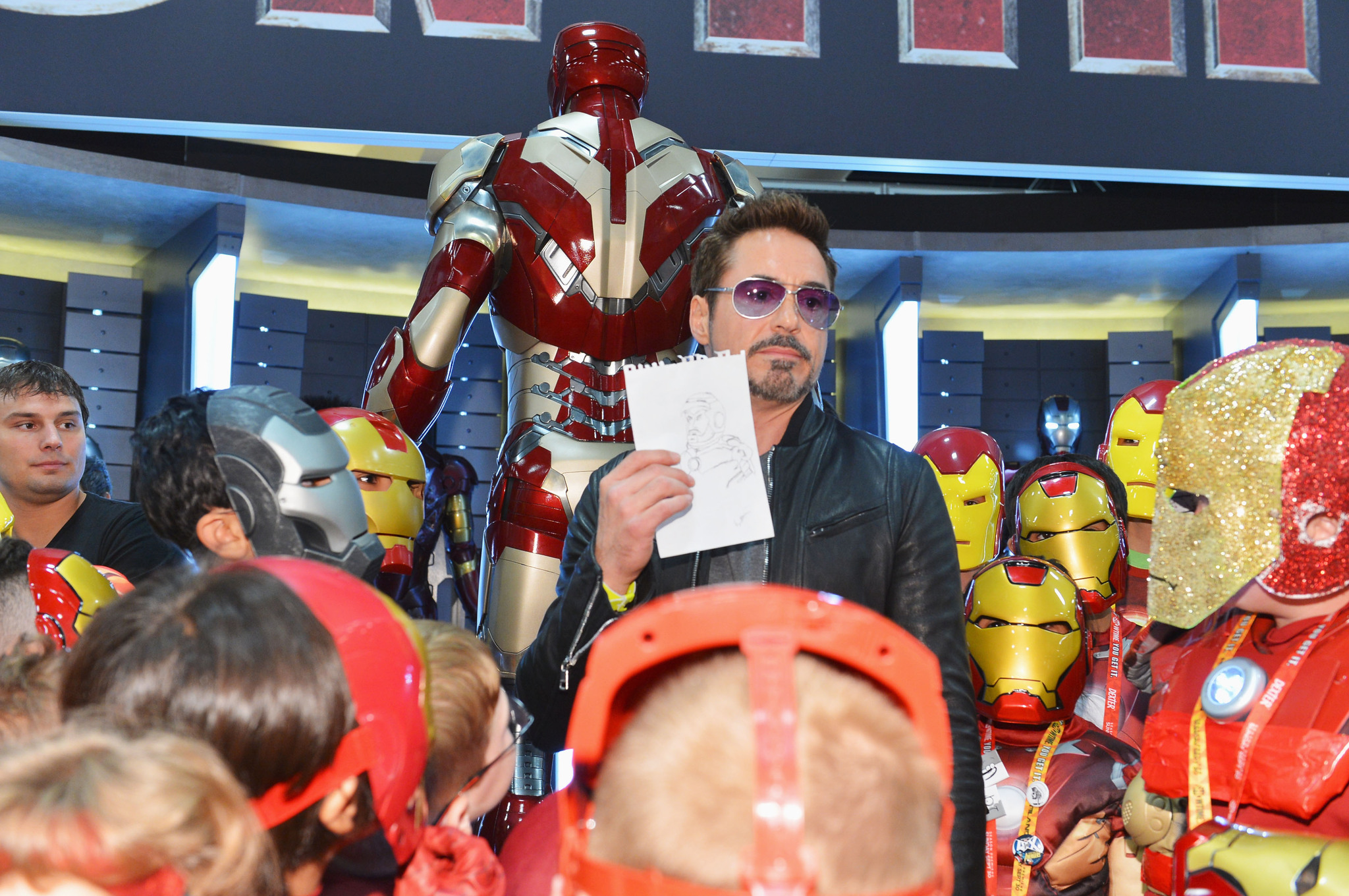 Robert Downey Jr. at event of Gelezinis zmogus 3 (2013)