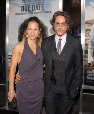 Robert Downey Jr. and Susan Downey at event of Vingiuotas kelias namo (2010)