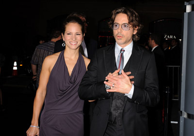 Robert Downey Jr. and Susan Downey at event of Vingiuotas kelias namo (2010)