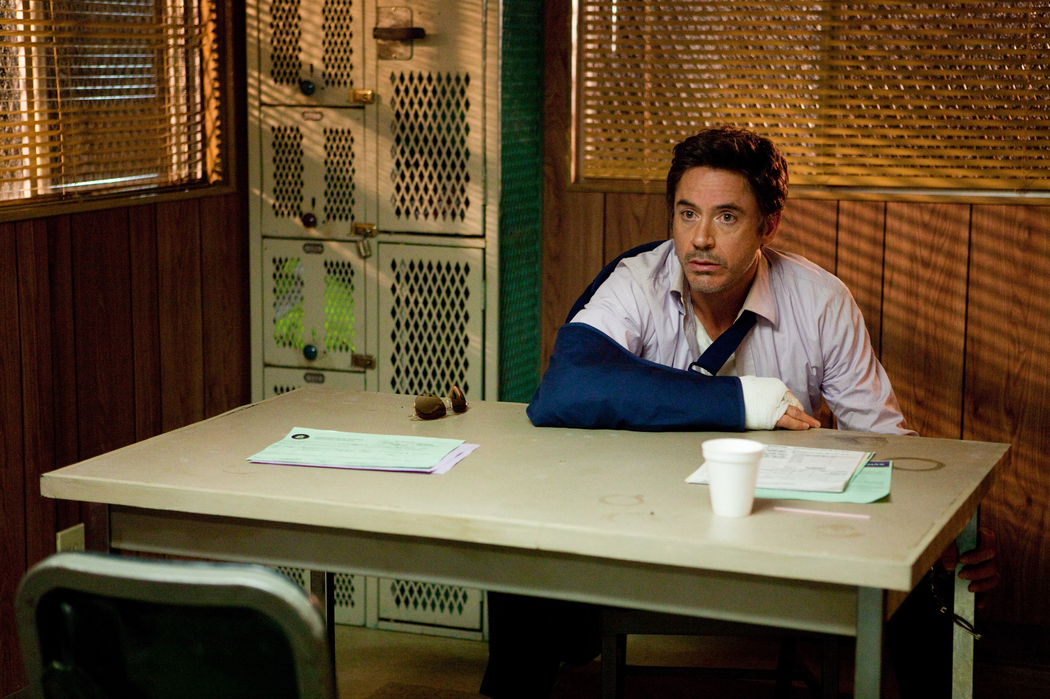 Still of Robert Downey Jr. in Vingiuotas kelias namo (2010)