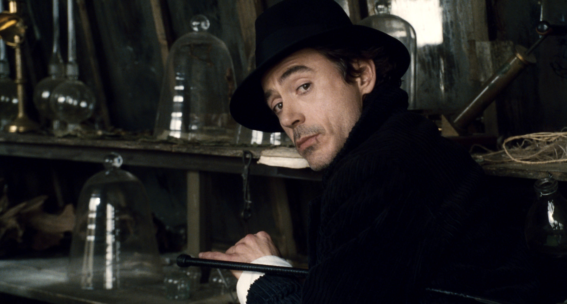 Still of Robert Downey Jr. in Sherlock Holmes (2009)