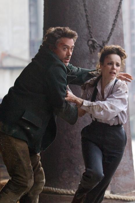 Still of Robert Downey Jr. and Rachel McAdams in Sherlock Holmes (2009)