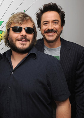 Robert Downey Jr. and Jack Black at event of Griaustinis tropikuose (2008)