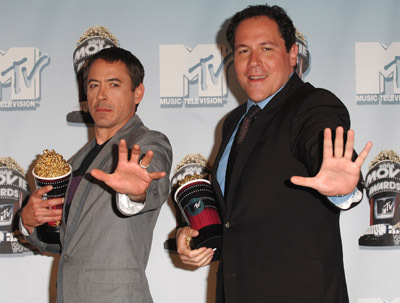 Robert Downey Jr. and Jon Favreau at event of 2008 MTV Movie Awards (2008)