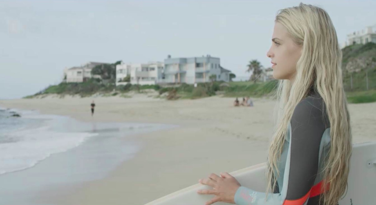 Yvette. Surf. Die Pro film