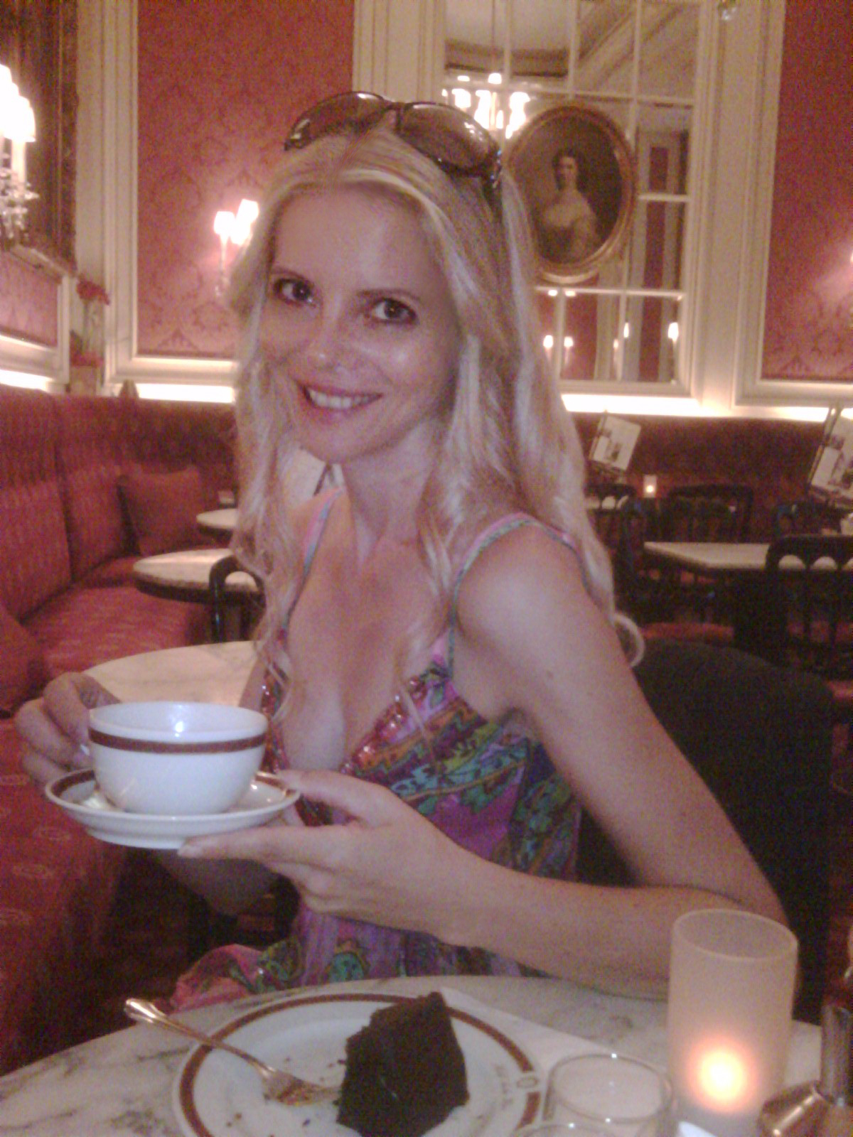 Aviana Angelique Alaïs at glamorous Hotel Sacher in Vienna