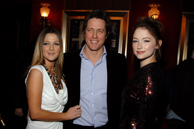 Drew Barrymore, Hugh Grant and Haley Bennett at event of Muzika ir zodziai (2007)