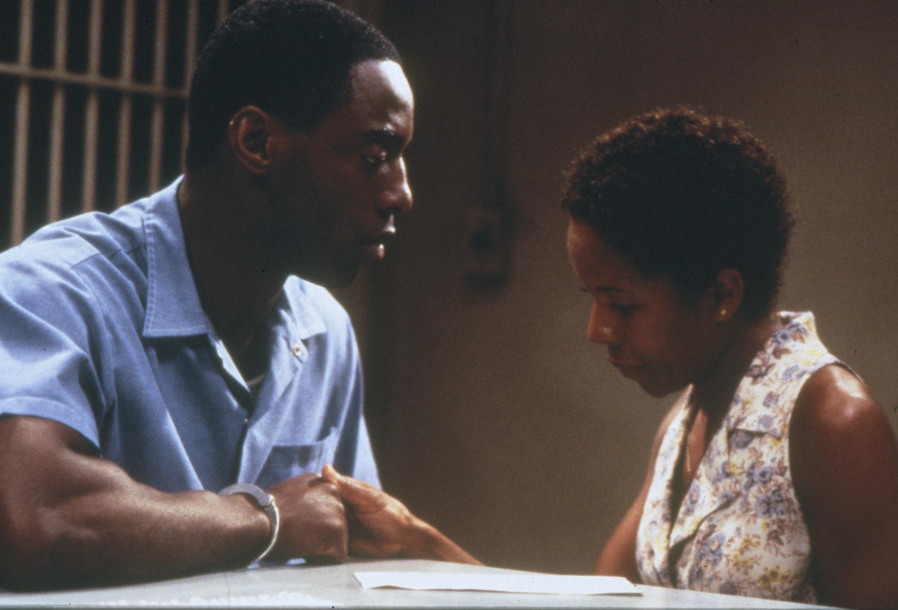 Still of LisaGay Hamilton and Isaiah Washington in True Crime (1999)