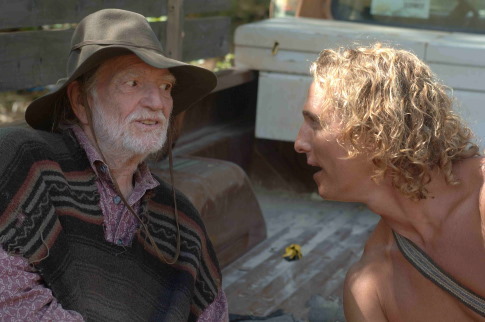 Still of Matthew McConaughey and Willie Nelson in Surfer, Dude (2008)