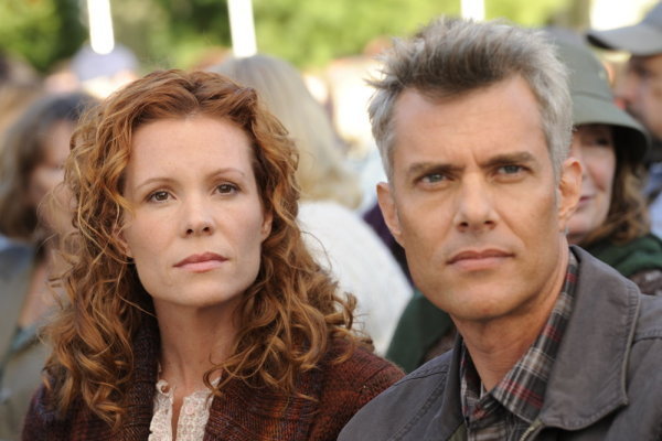 Still of Dana Ashbrook and Robyn Lively in Aiskiaregys (2006)
