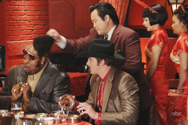 Still of Anna Friel, Andrea Lui, Chi McBride, Lee Pace and Blake Kushi in Pushing Daisies (2007)