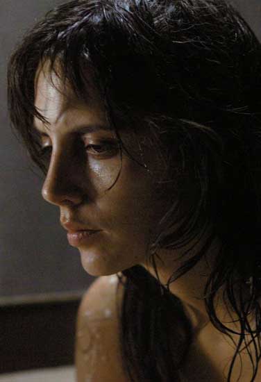 Paola Mendoza as Magda in 