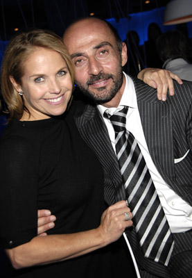 Katie Couric and Shaun Toub at event of Begantis paskui aitvara (2007)