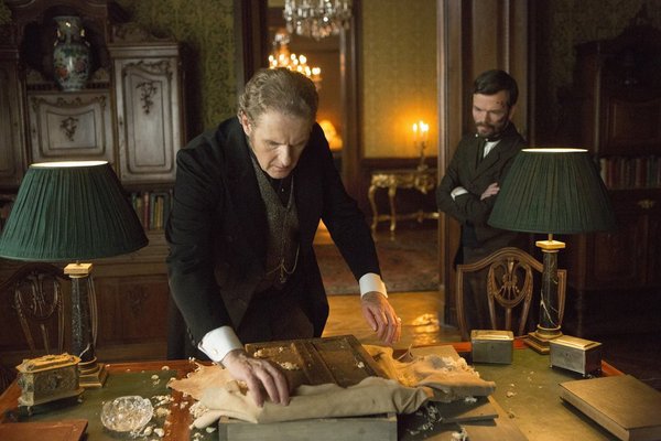 Still of Robert Bathurst and Stephen Walters in Dracula (2013)